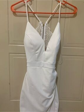 Emerald Sundae White Plunge V-Neck Spaghetti Strap Prom Dress